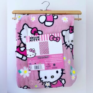 HELLO KITTY Blanket Silk Touch Throw - Pink Daisy